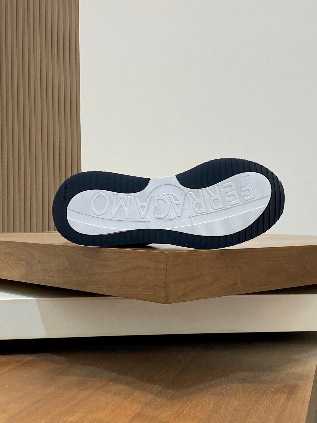 Ferragam新款男士休闲运动鞋---221