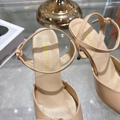 【Miu Miu】走秀新款2026春夏新款罗马小猫跟 凉鞋