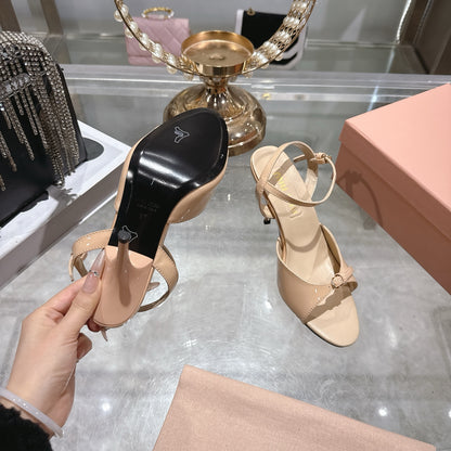 【Miu Miu】走秀新款2026春夏新款罗马小猫跟 凉鞋