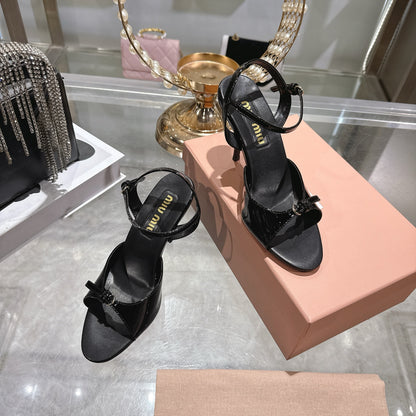 【Miu Miu】走秀新款2026春夏新款罗马小猫跟 凉鞋