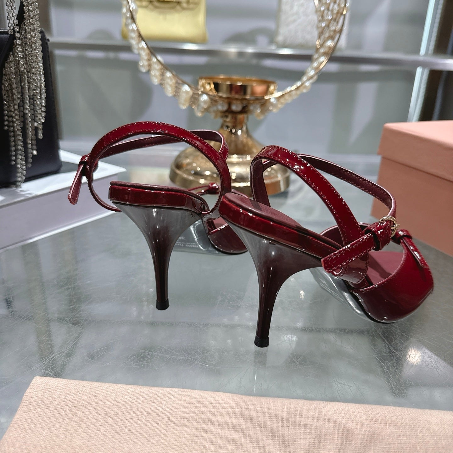 【Miu Miu】走秀新款2026春夏新款罗马小猫跟 凉鞋