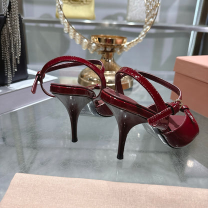 【Miu Miu】走秀新款2026春夏新款罗马小猫跟 凉鞋