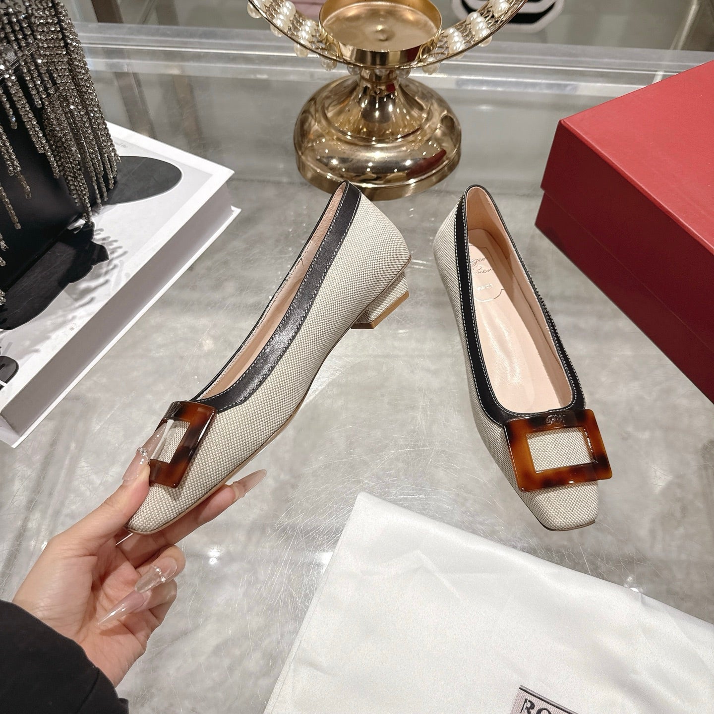 【RV】新款方扣方头凉鞋