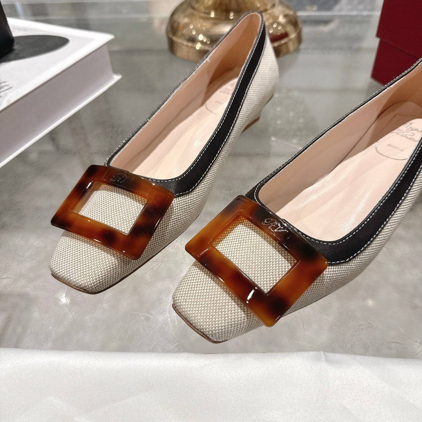 【RV】新款方扣方头凉鞋