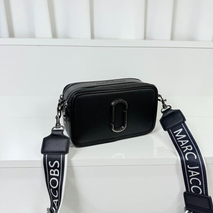 2025 New Minimalist Fashion Crossbody Bag - European American Style Camera Bag for Women, Single Shoulder Armpit Bag Lightweight